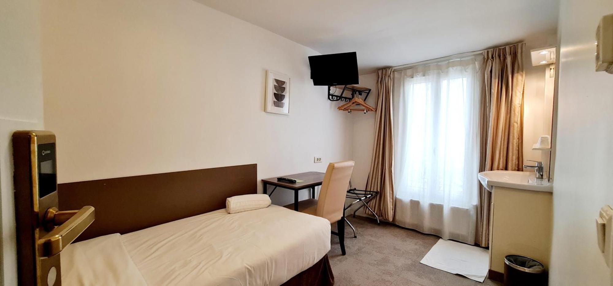 Hotel De France 18 Paris Bagian luar foto