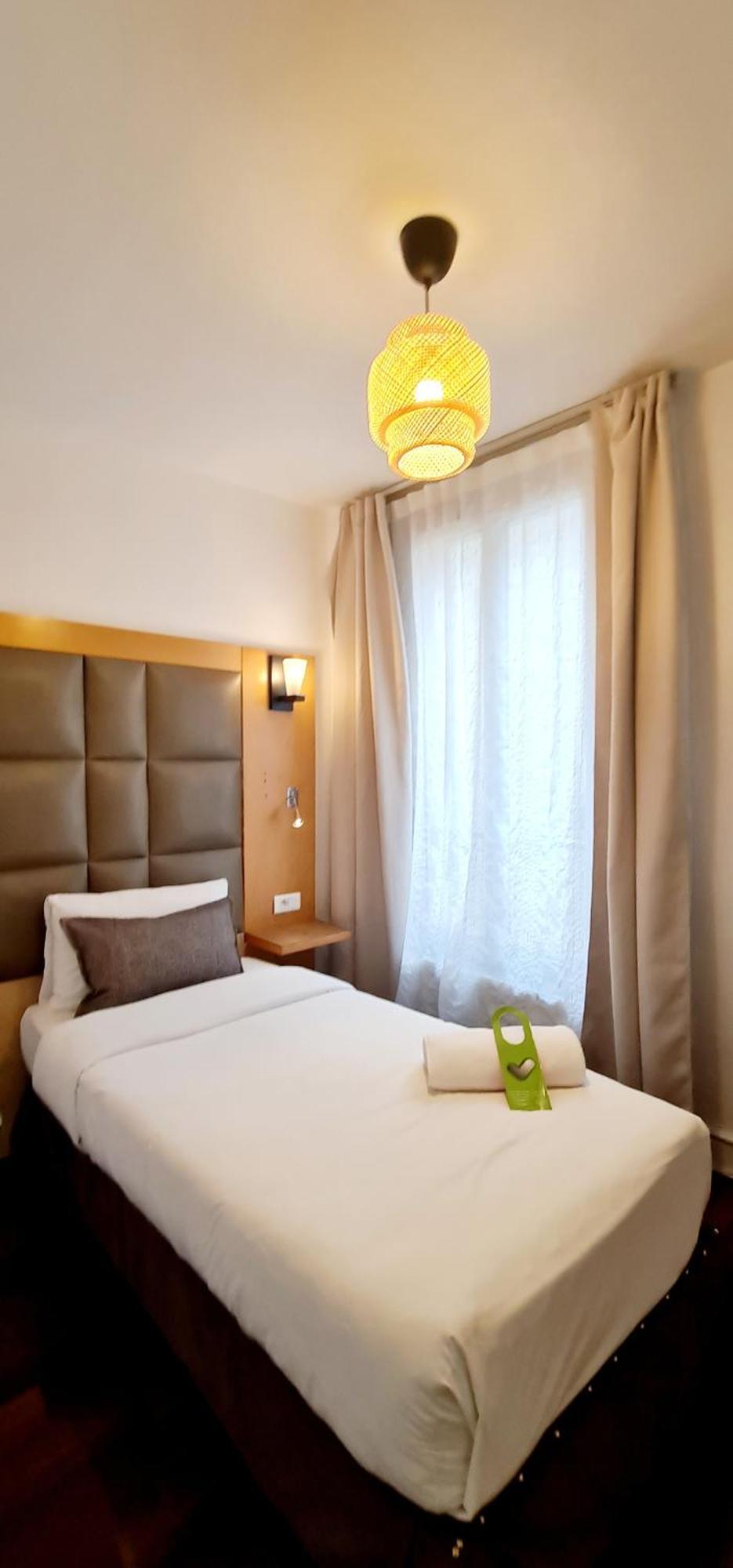 Hotel De France 18 Paris Bagian luar foto