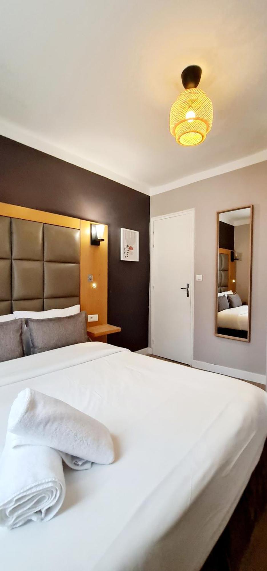 Hotel De France 18 Paris Bagian luar foto