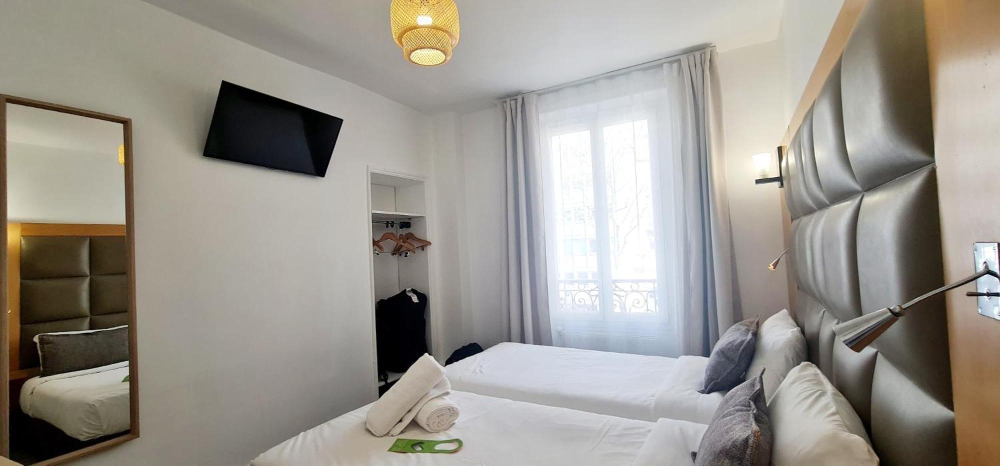 Hotel De France 18 Paris Bagian luar foto