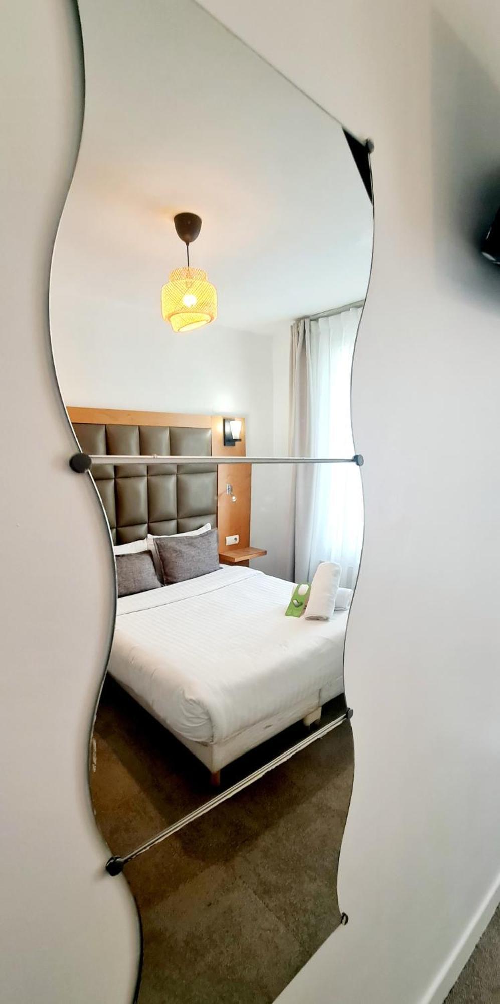 Hotel De France 18 Paris Bagian luar foto